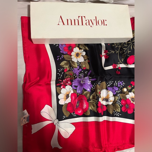 Ann Taylor silk scarf - Picture 1 of 2